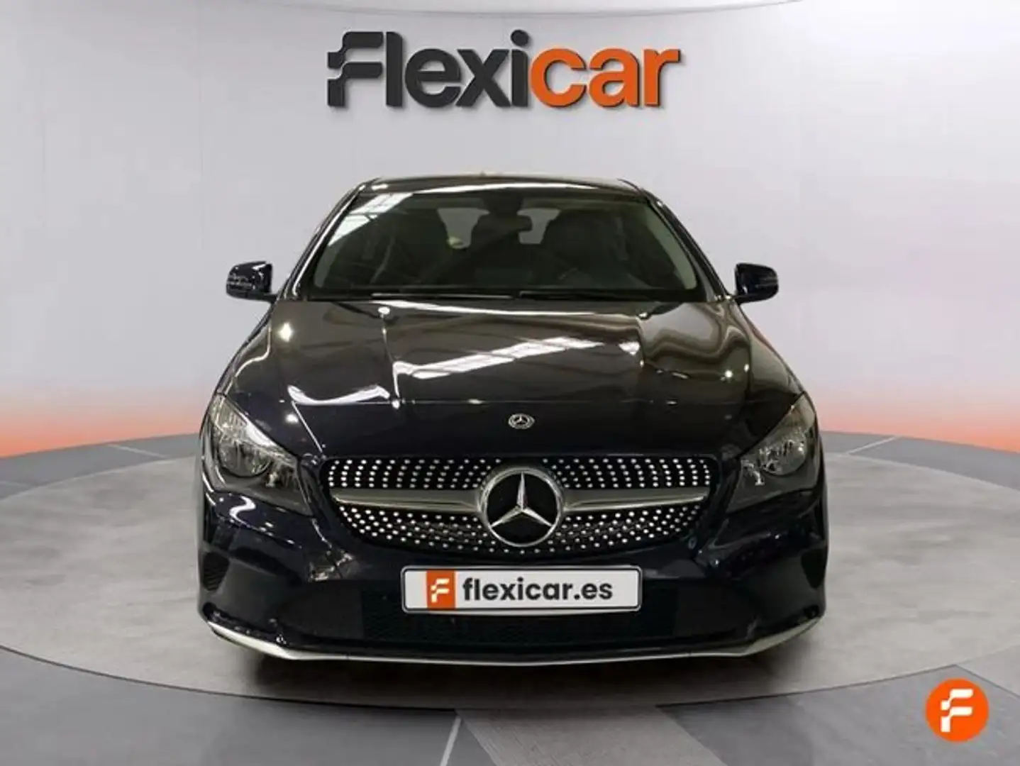 Mercedes-Benz CLA 180 d - 4P (2018) Negro - 2