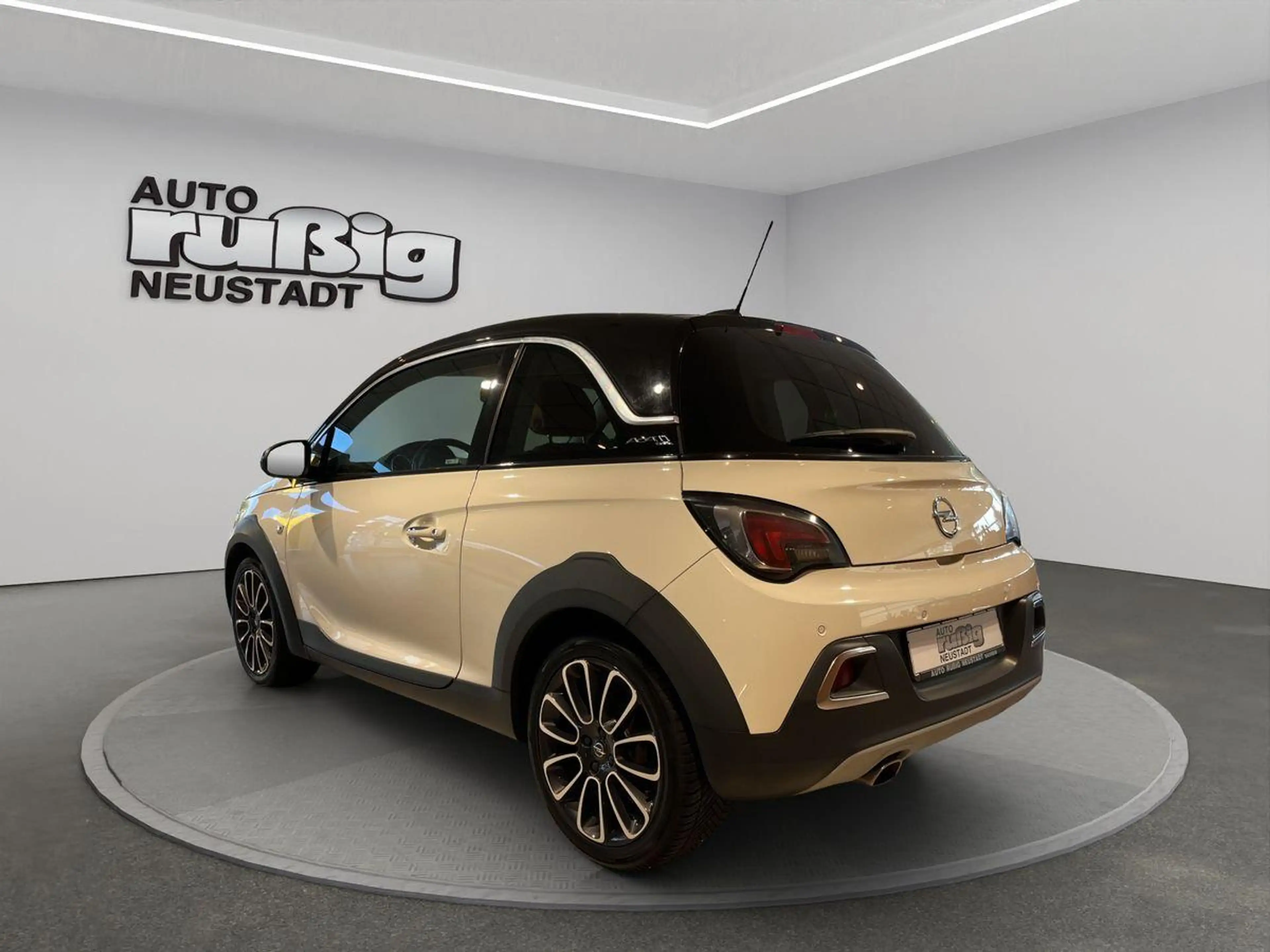 Opel Adam Rocks 1.4 *Carplay*LED*Winterpaket — photo 3