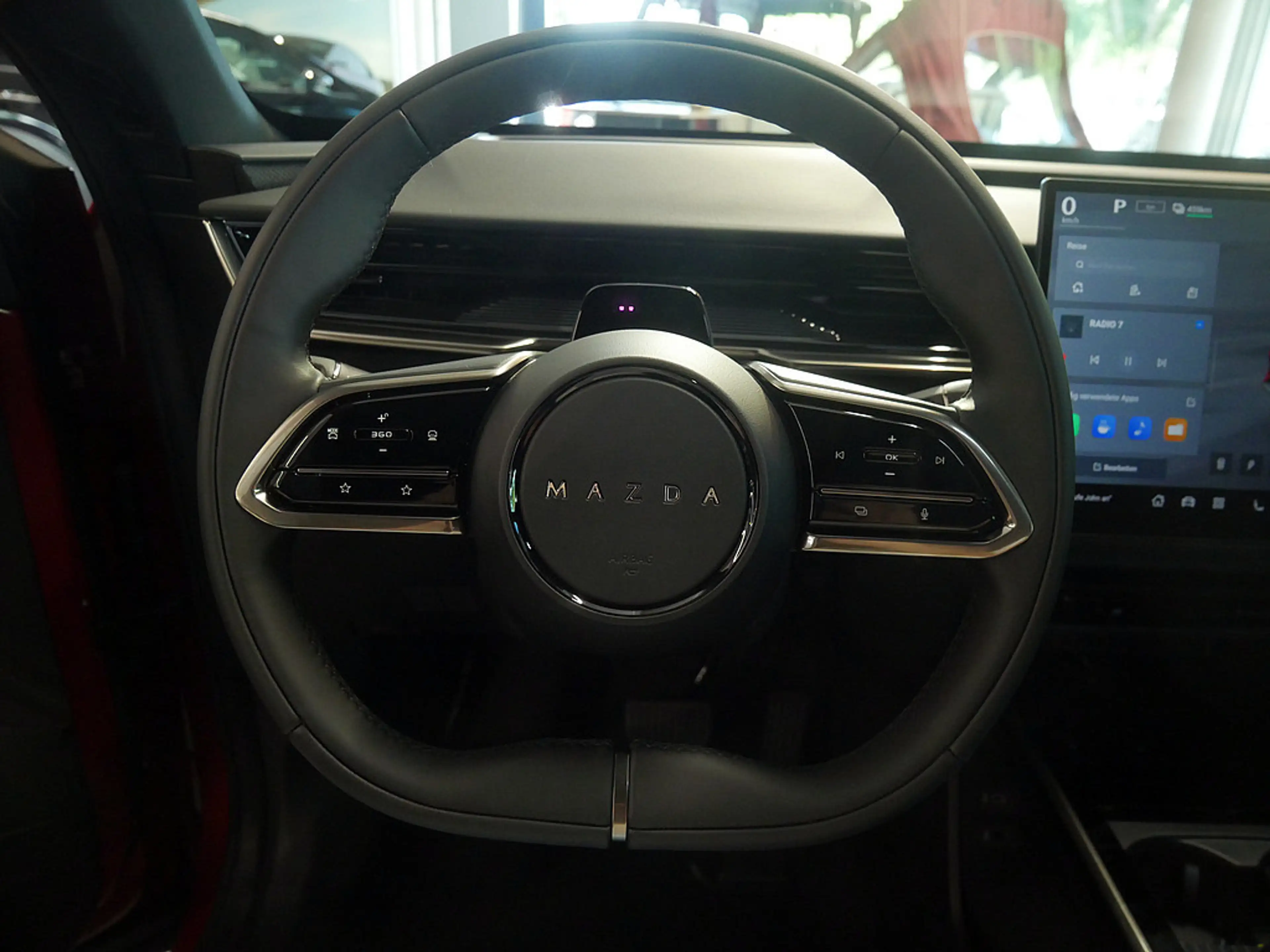 Mazda CX-6e EV 258 Takumi SHZ ACC HUD LED PANO 360° — photo 11