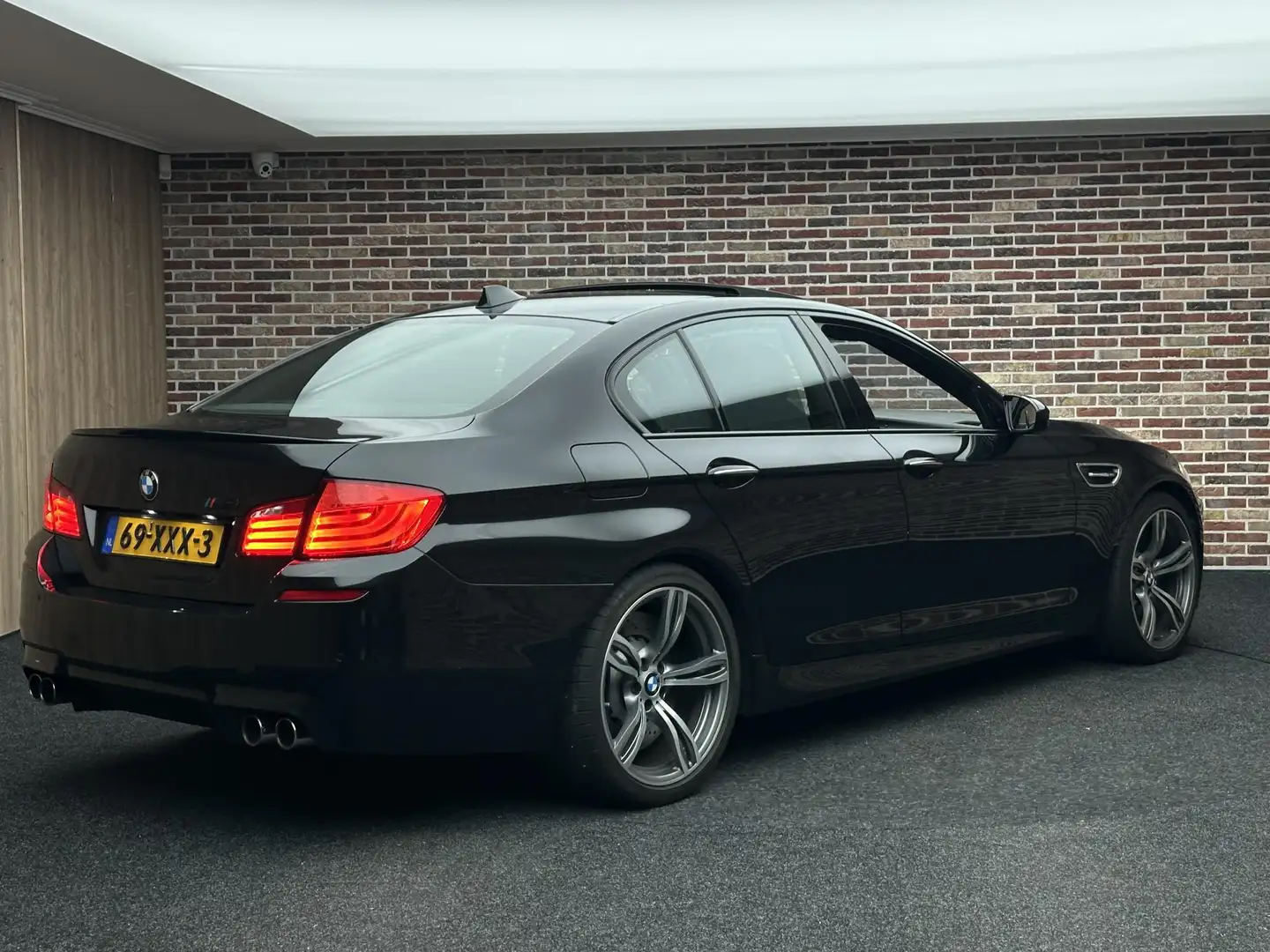 BMW M5 5-serie HeadUp Open Dak Camera Leer Keyless Elek S Zwart - 2