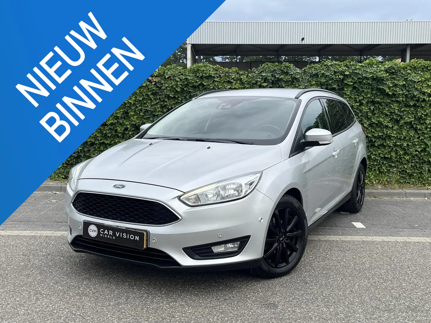 Ford Focus Wagon 1.0 Titanium * Navi * Cruise * Camera * Nieu Grijs - 1