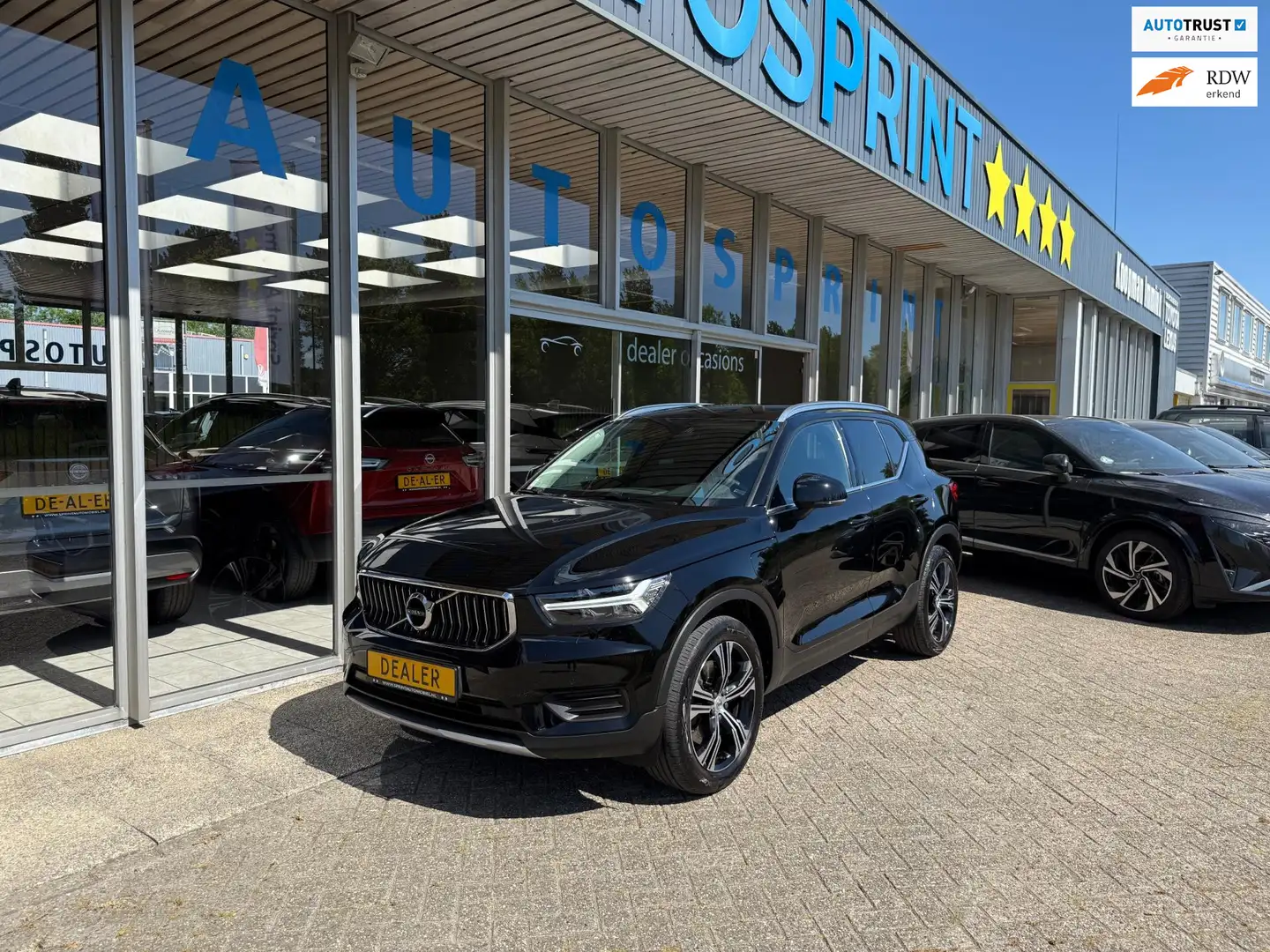 Volvo XC40 1.5 T4 Recharge Inscription Expression 211PK / ELE Zwart - 1
