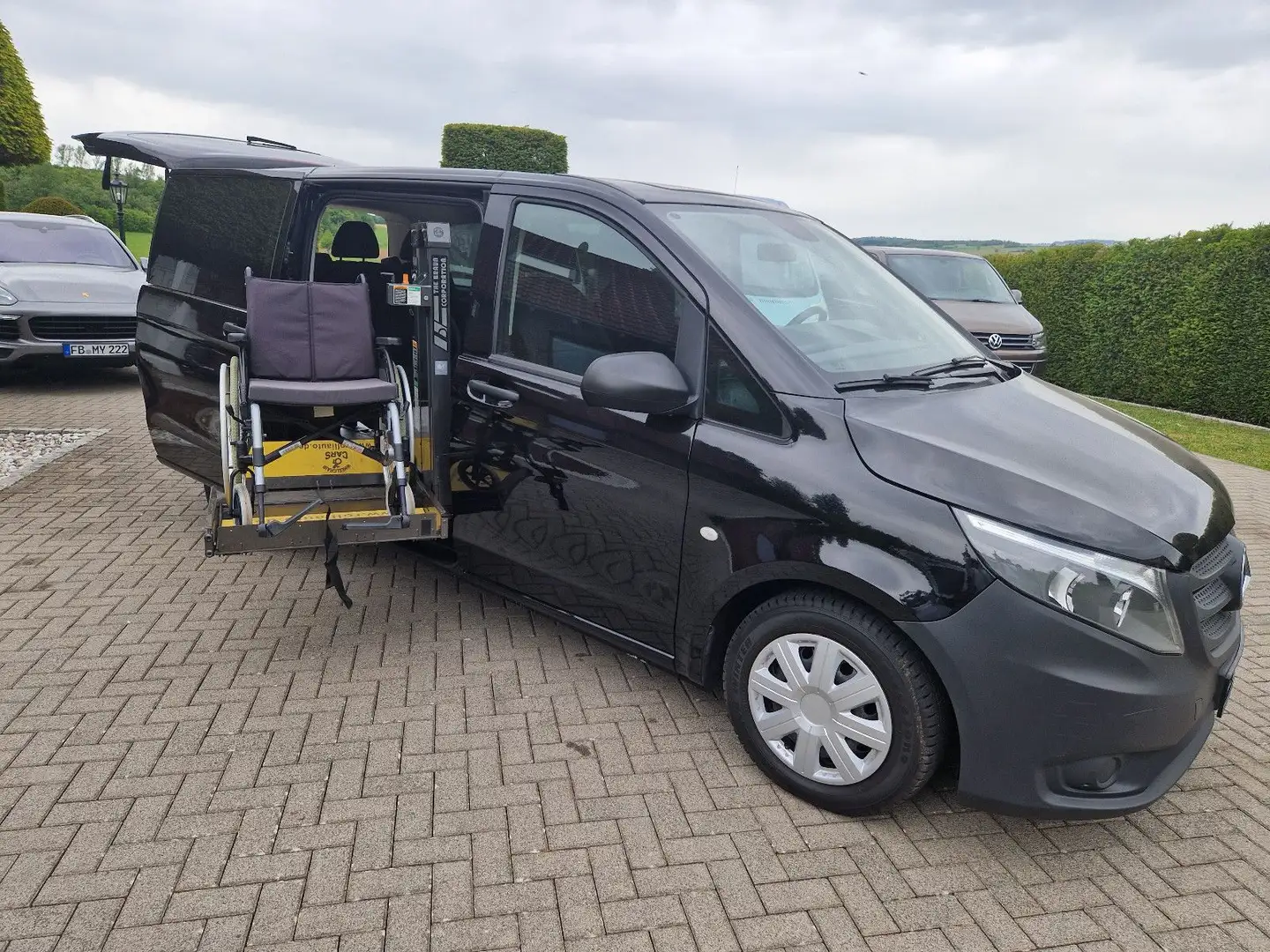 Mercedes-Benz Vito Tourer 114 CDI, Aut*Pro lang*Selbstfahrer* Negro - 1