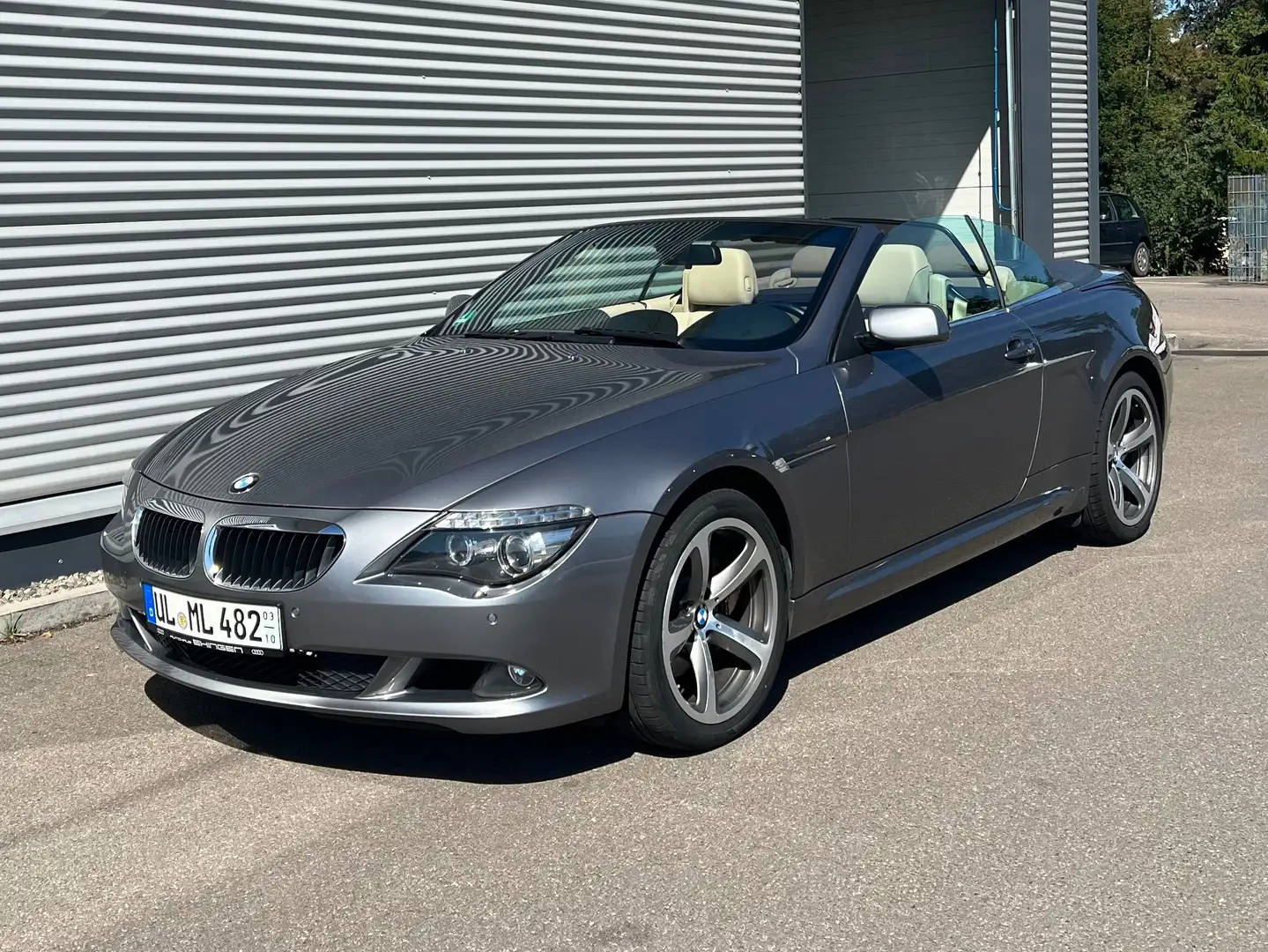 BMW 630 630 i Aut. Сірий - 1