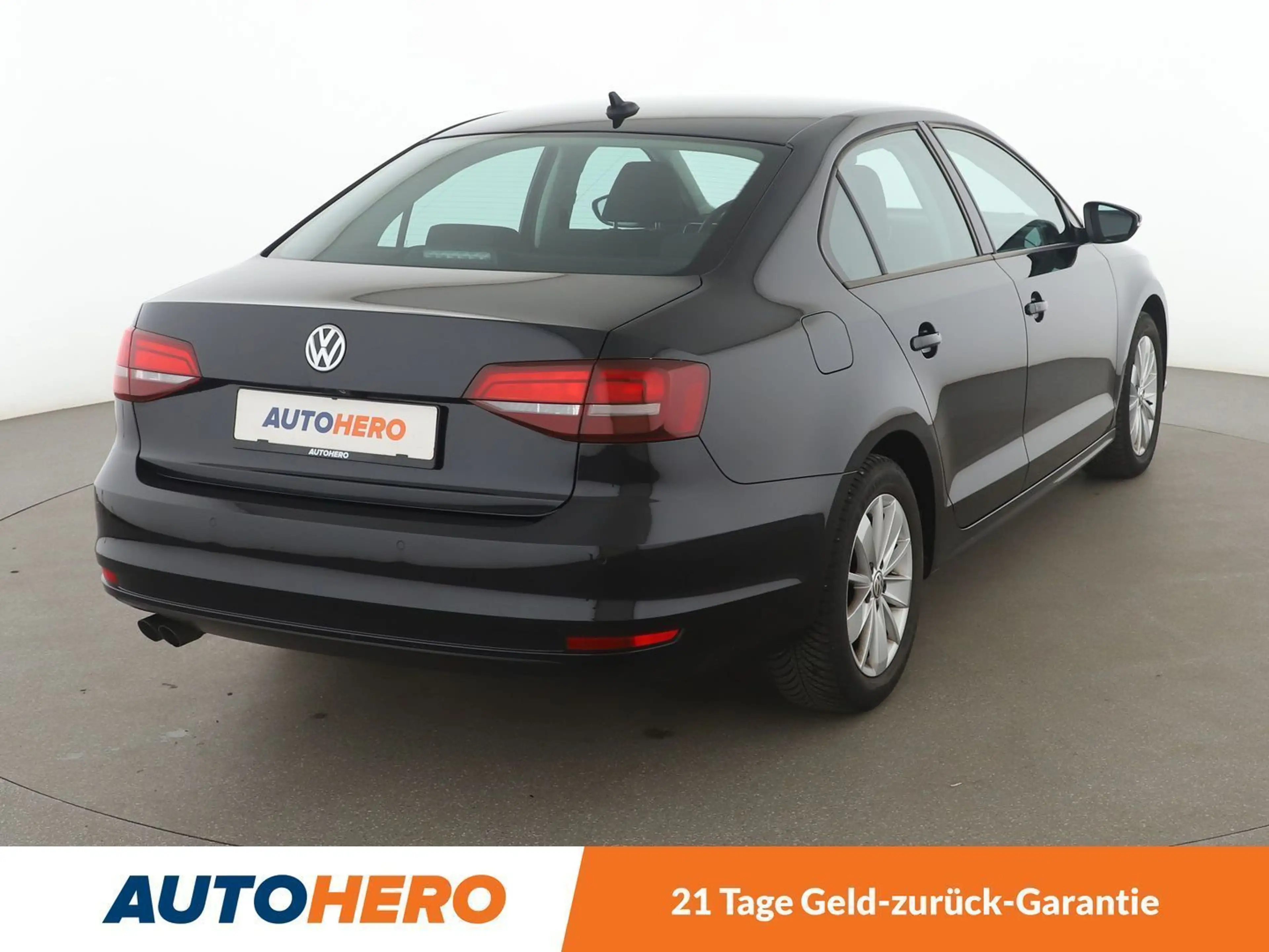Volkswagen Jetta 2.0 TDI BM*NAVI*XENON*PDC*SHZ*KLIMA*GARANTIE* — photo 6