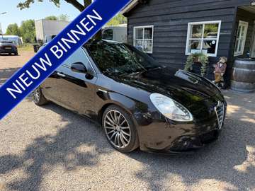 1.4 T Distinctive PANO|NAV|PDC