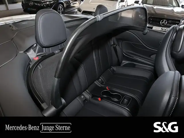 Mercedes-Benz Cle view 9