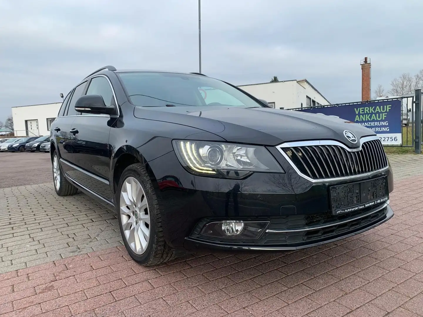 Skoda Superb Combi Exclusive 1.4 - TÜV 06/26 Black - 1