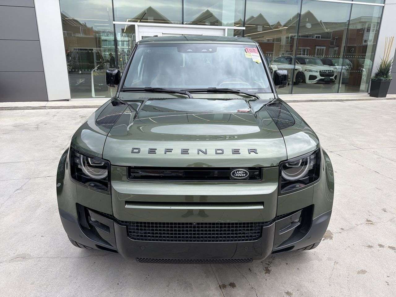 2026 Land Rover Defender 90 P300 S alt 3