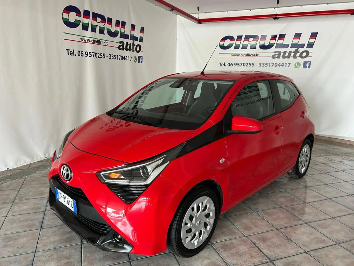 Toyota Aygo Connect 1.0 VVT-i 72CV 5 porte x-business Rouge - 2
