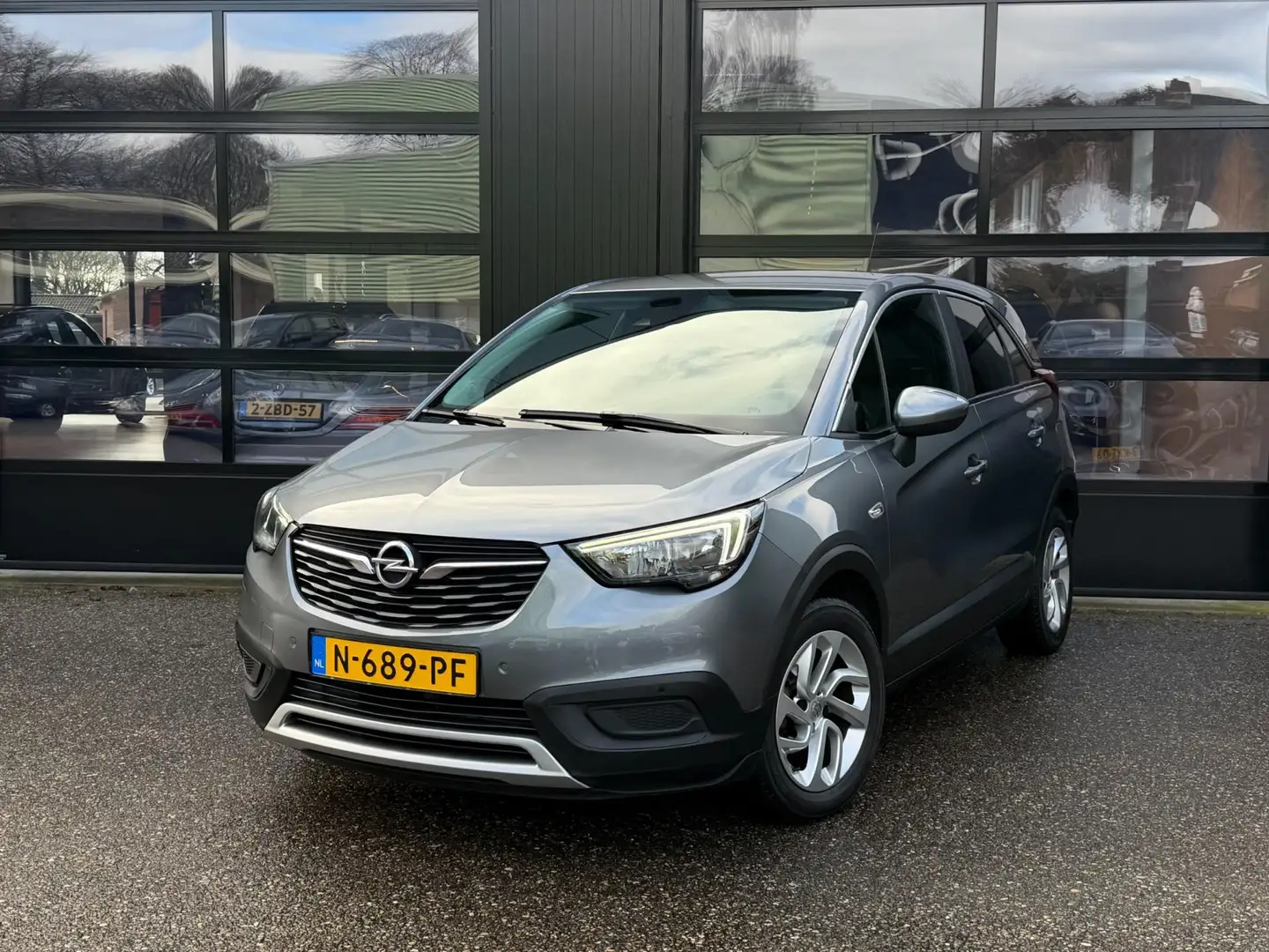 Opel Crossland X 1.2 Innovation Led Cruise Clima Stoelverw. Grau - 1