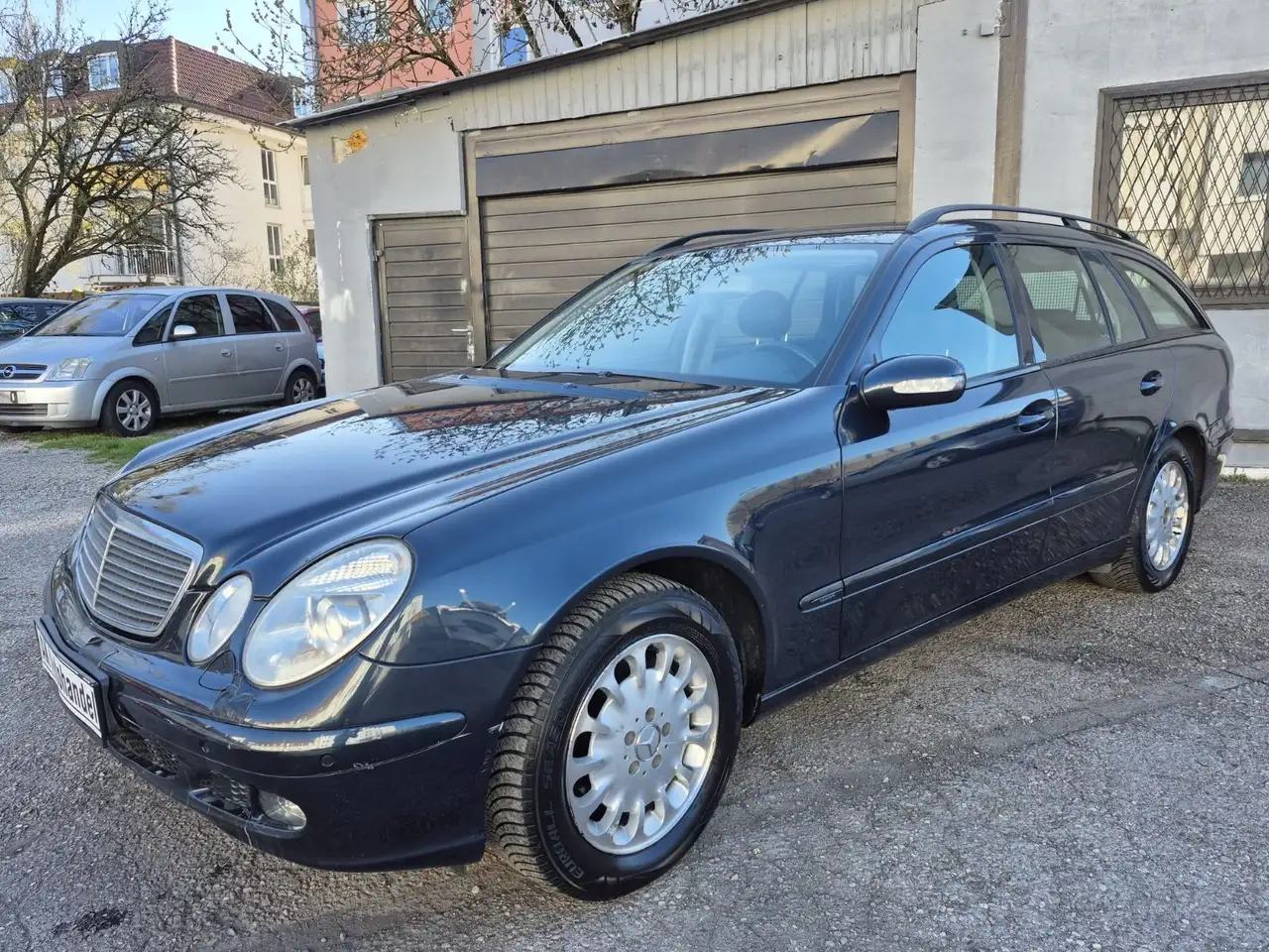 Mercedes-Benz E 200