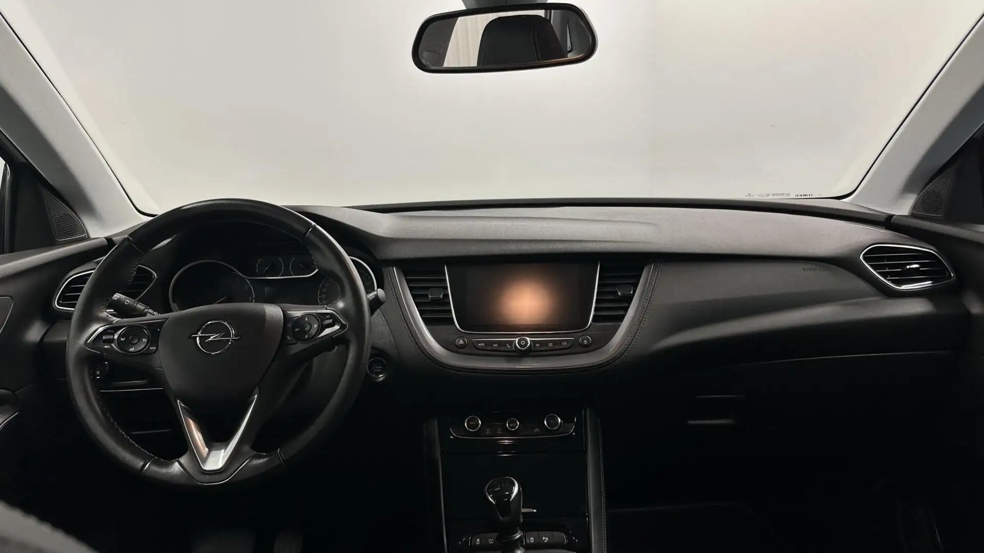Opel Grandland X 1.2 Turbo Innovation TREKHAAK NAVI CAMERA ECC LM Wit - 2