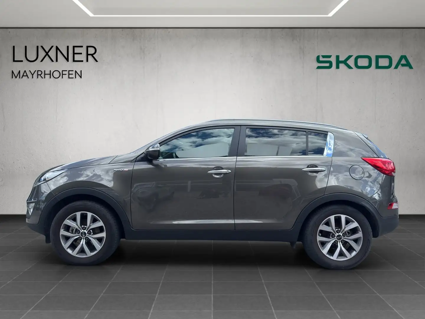Kia Sportage Fifa Brazuca 2,0 CRDi AWD Brun - 2