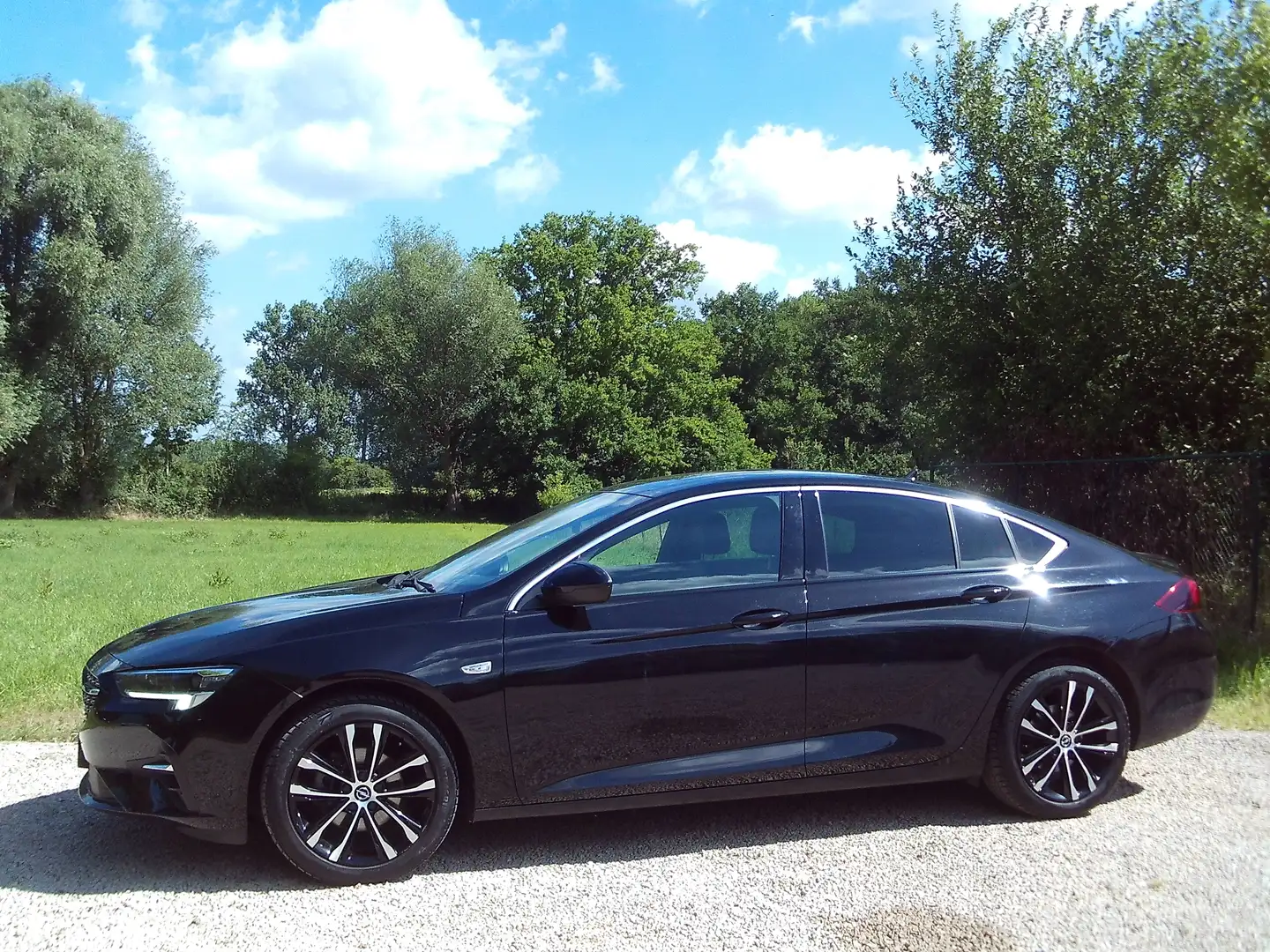 Opel Insignia Grand Sport 64dkm 18"Alu Ultimate LEDER nw st 021 Noir - 1