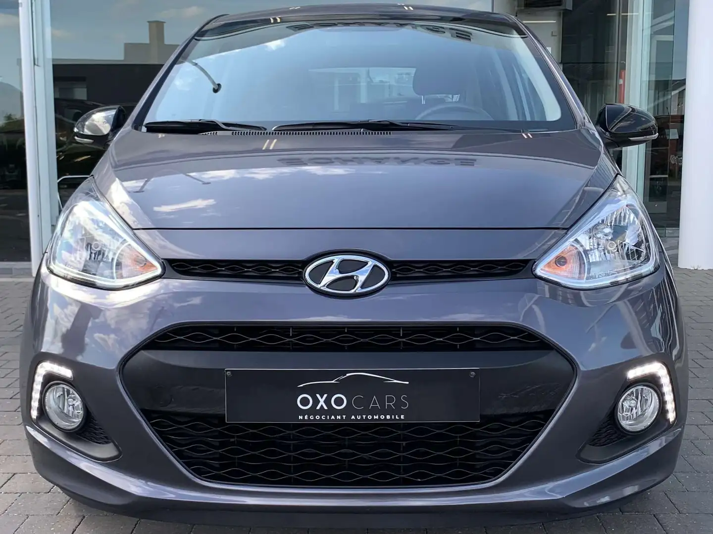 Hyundai i10 1.0i Twist / Boite Auto / Airco / Bluetooth / PDC Gris - 2