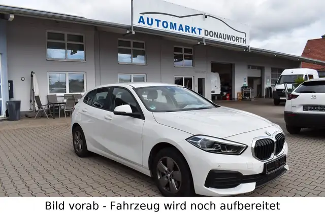 BMW 118 i Aut. Advantage Navi Sitzhzg Klimaaut. LED