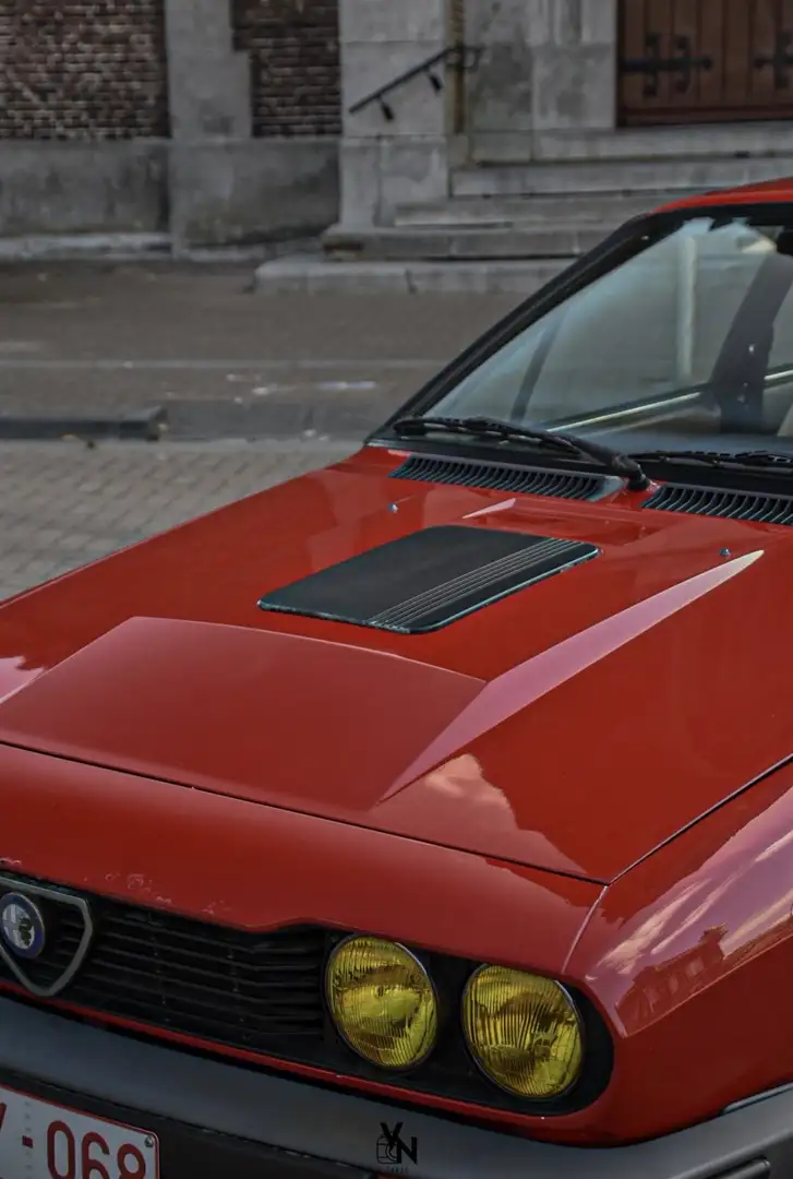 Alfa Romeo GTV Червоний - 2