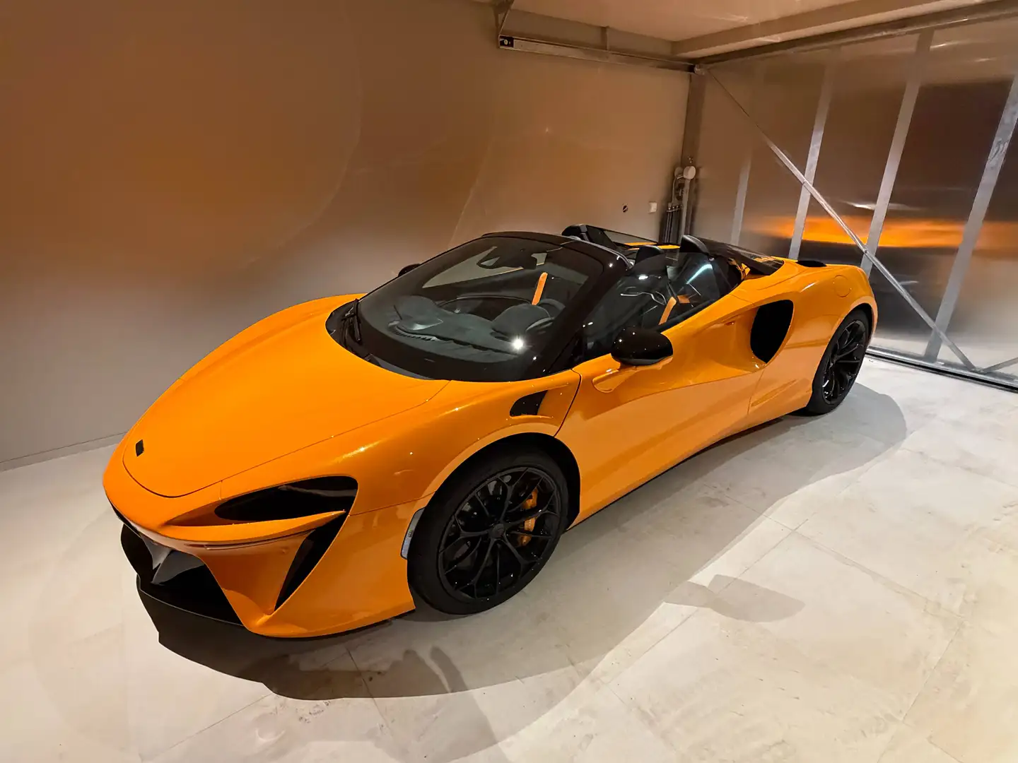 McLaren Artura Artura Spider / neuwertig / MSO / Lift / B&W,... /NP 337.000,- Orange - 2