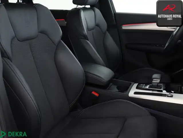 Audi Q5 view 12