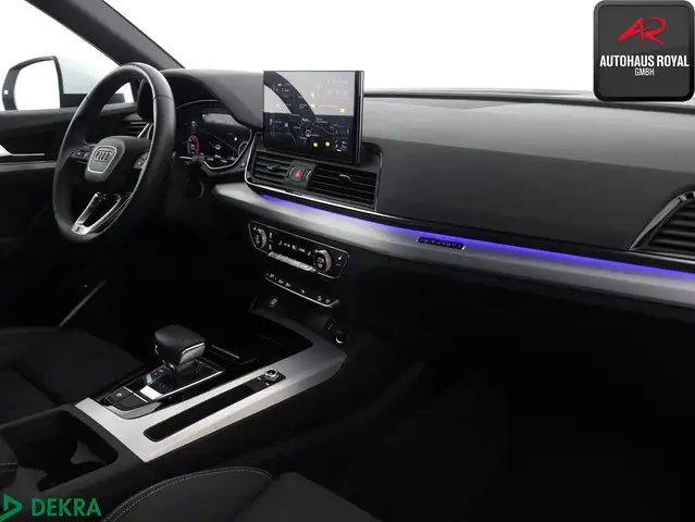 Audi Q5 view 11