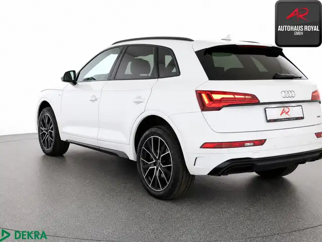 Audi Q5 view 3