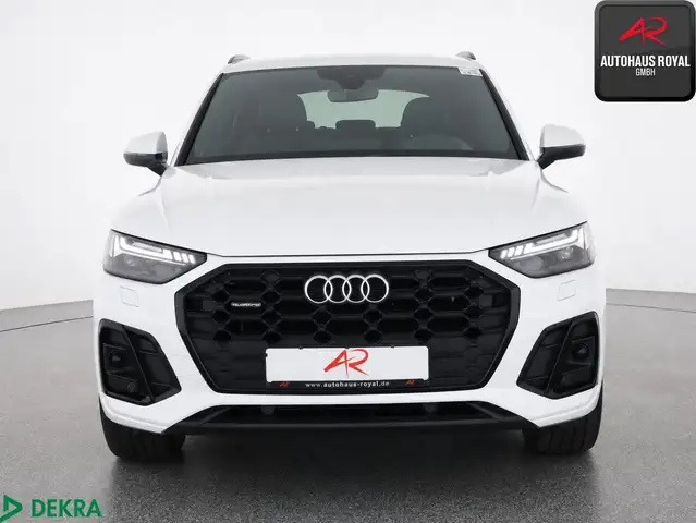Audi Q5 view 8
