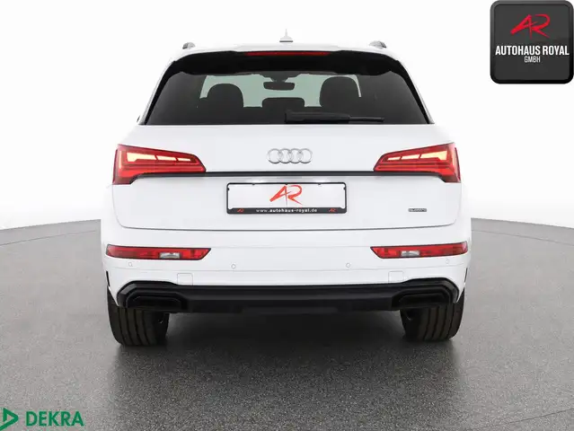 Audi Q5 view 4