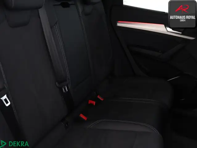 Audi Q5 view 13