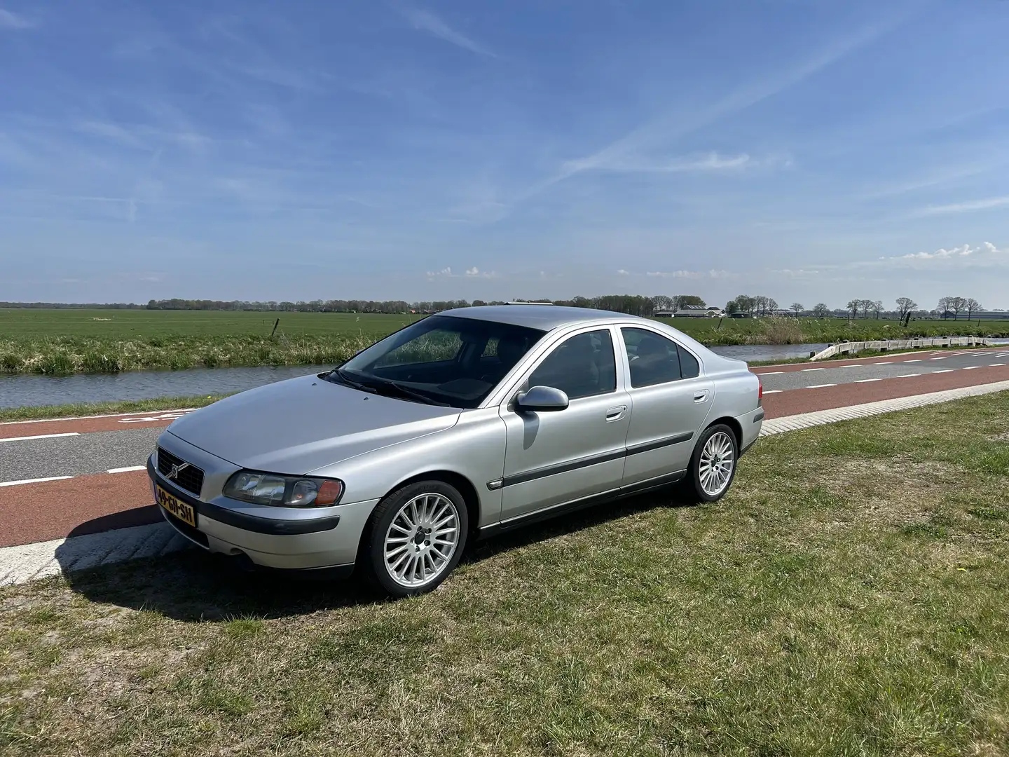 Volvo S60 2.3 T-5 300pk / nette liefhebbers volvo Grey - 1