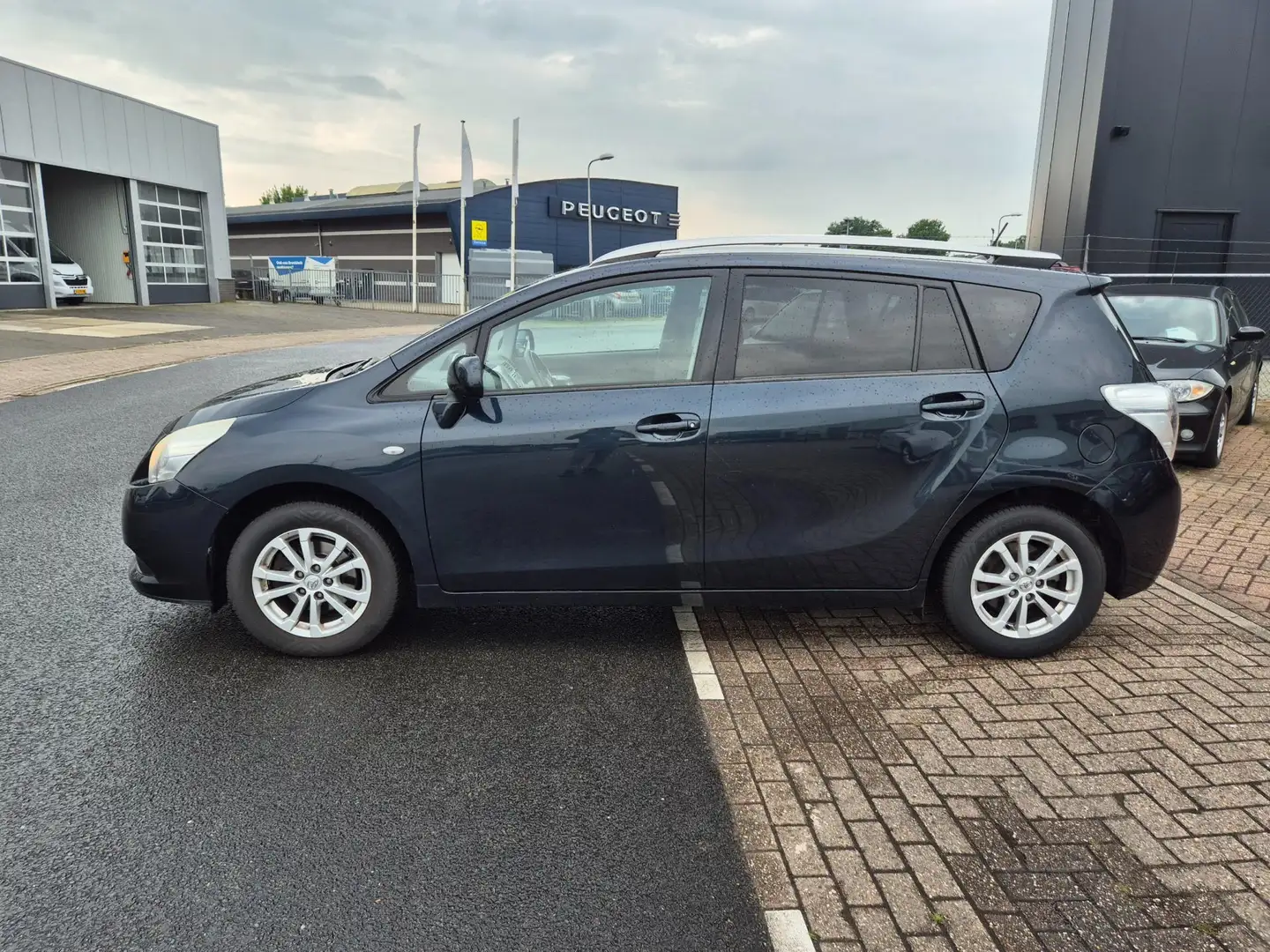 Toyota Verso 1.6 VVT-i Aspiration Clima Cruise Zwart - 2