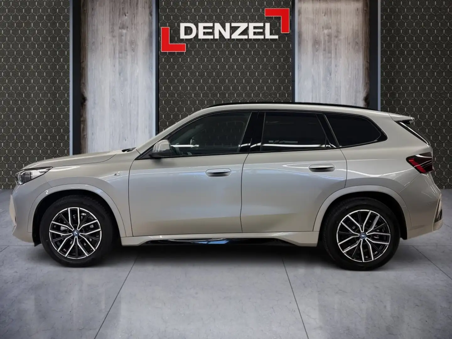 BMW iX1 eDrive20 U11 HB0 Silber - 2