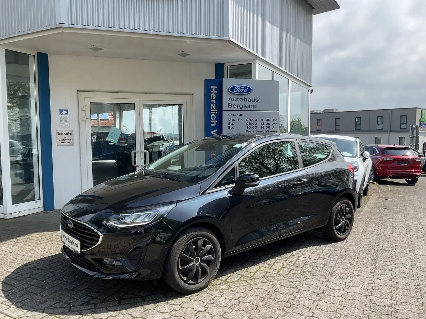 Ford Fiesta Cool & Connect 3-türig SHZ*RFK*PDC*LED*AC Schwarz - 1