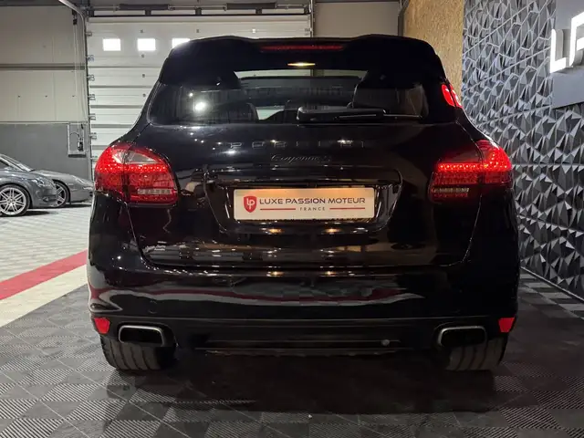 Porsche Cayenne view 5
