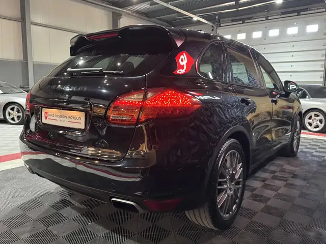 Porsche Cayenne view 6
