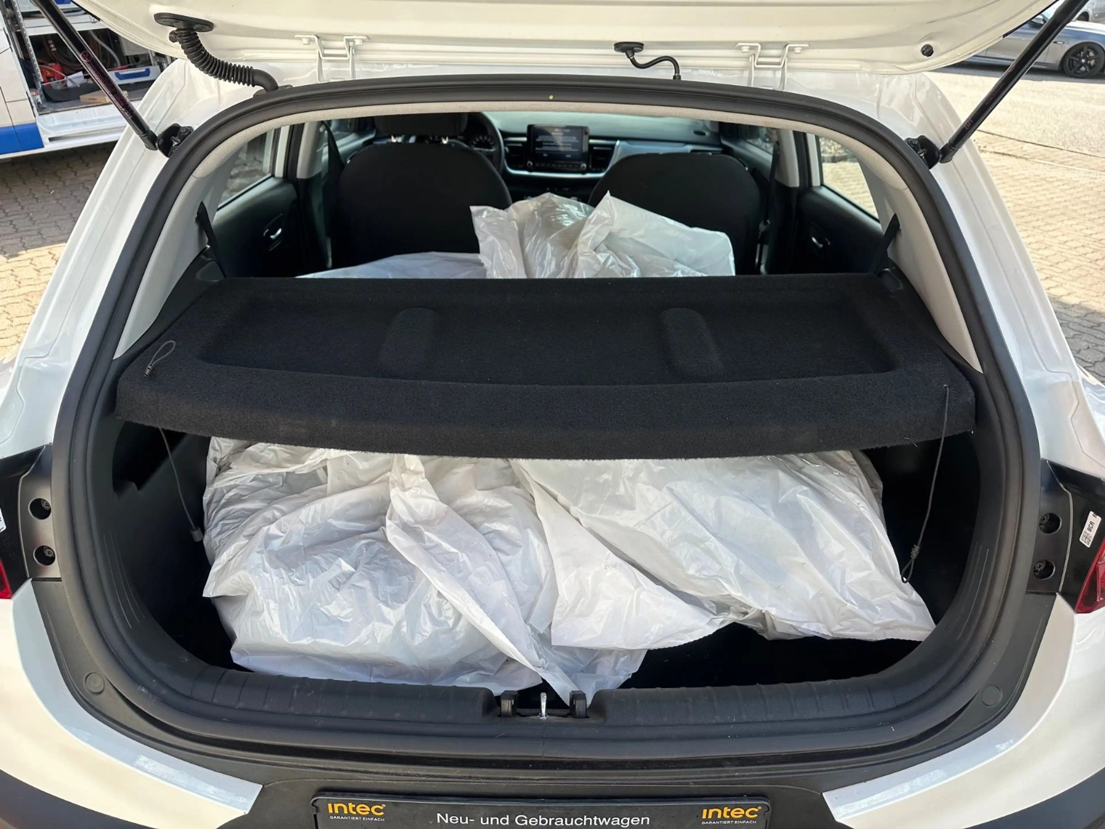 Kia Stonic Vision/NAVI/SHZ/TEMP/KAM/S+W/APPLE CP — photo 14
