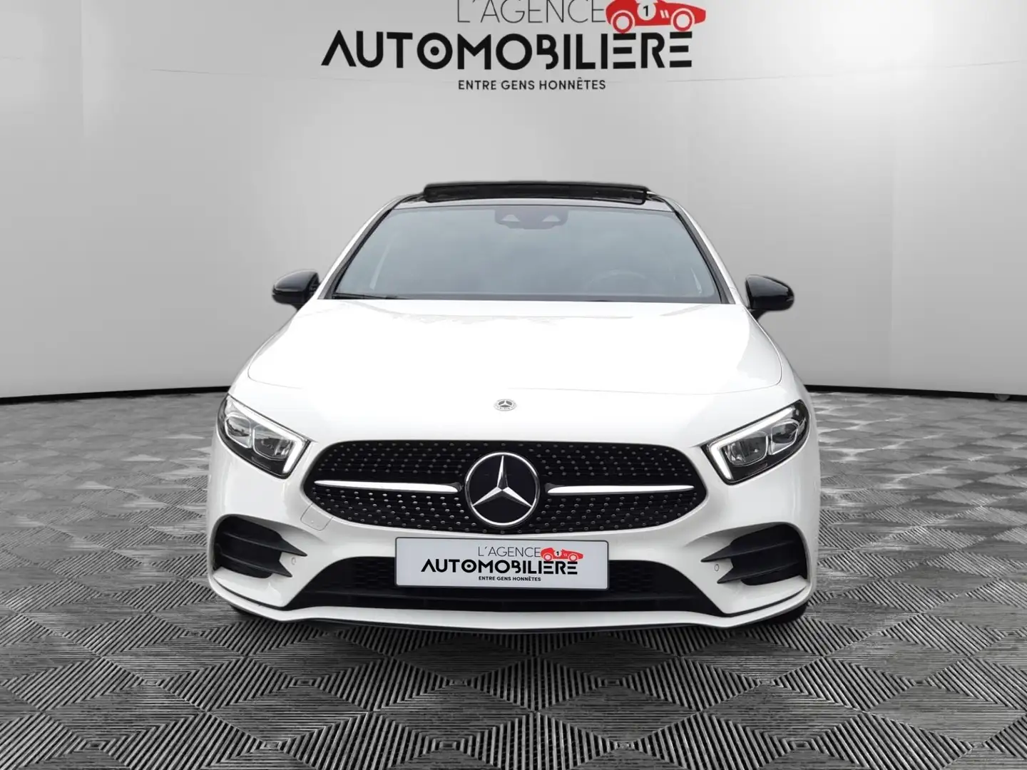Mercedes-Benz A 250 * Réservé *A250e PHEV AMG Line 8G-DCT *TVA* Blanc - 2