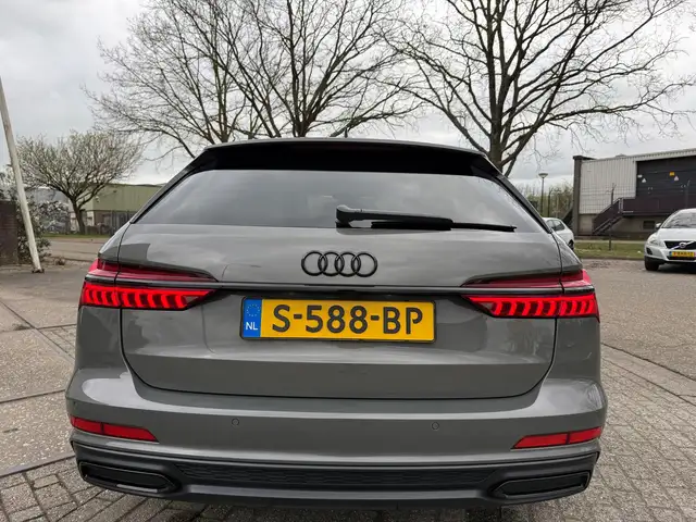 Audi A6 view 11
