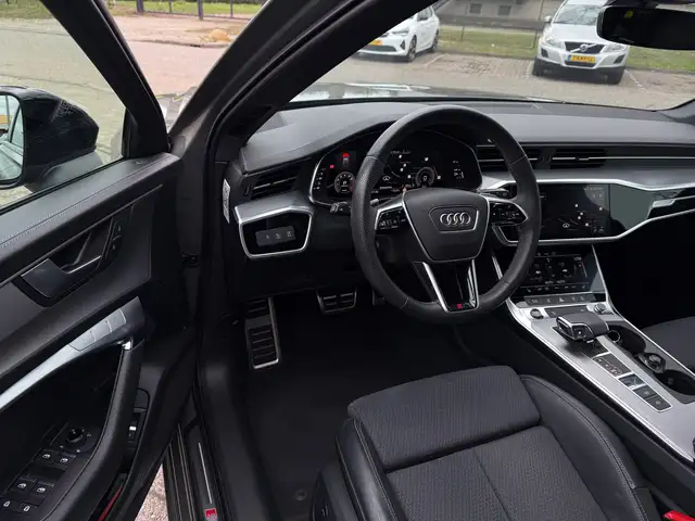 Audi A6 view 14