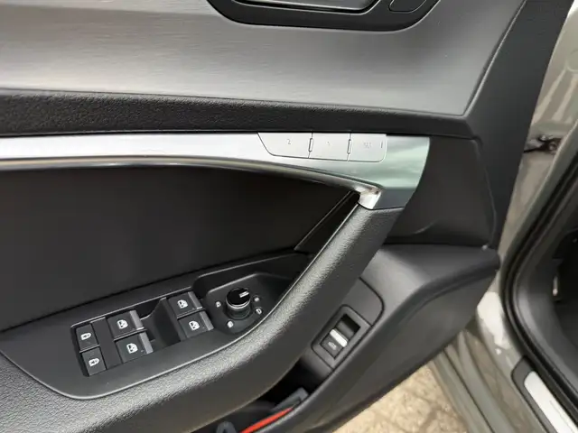 Audi A6 view 15