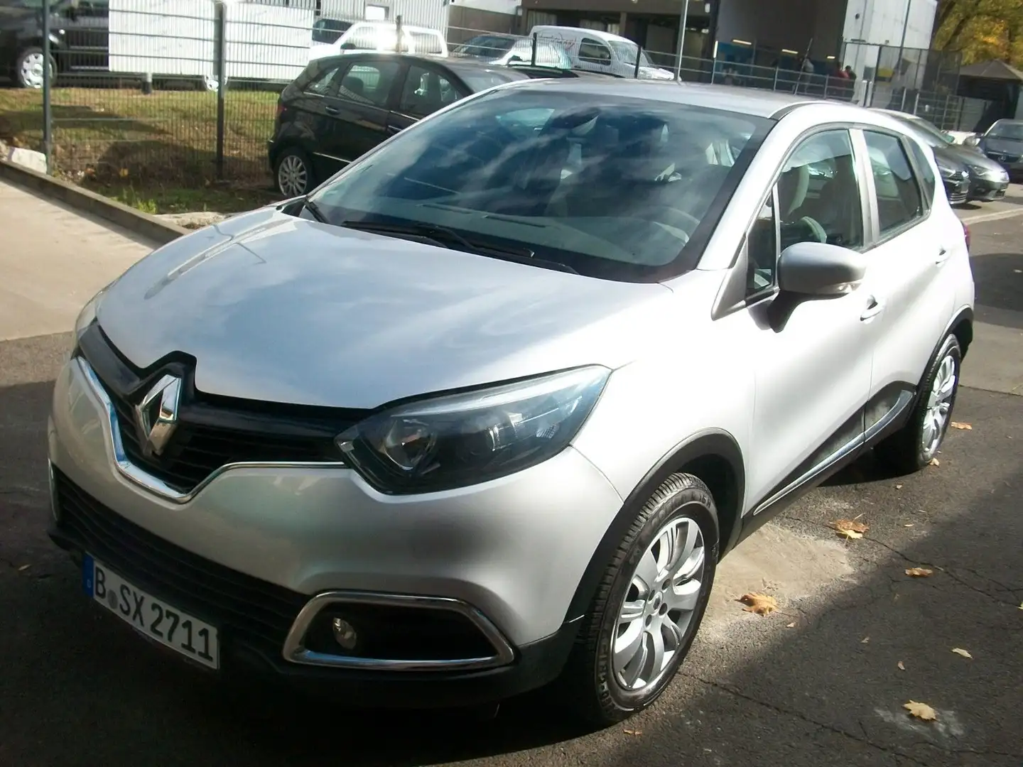 Renault Captur 1.2 TCE Dynamique*Aut*Navi*R-Cam*Top* Argent - 1