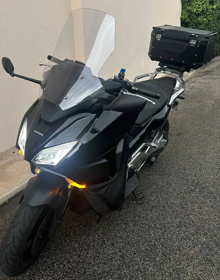 Honda Forza 750
