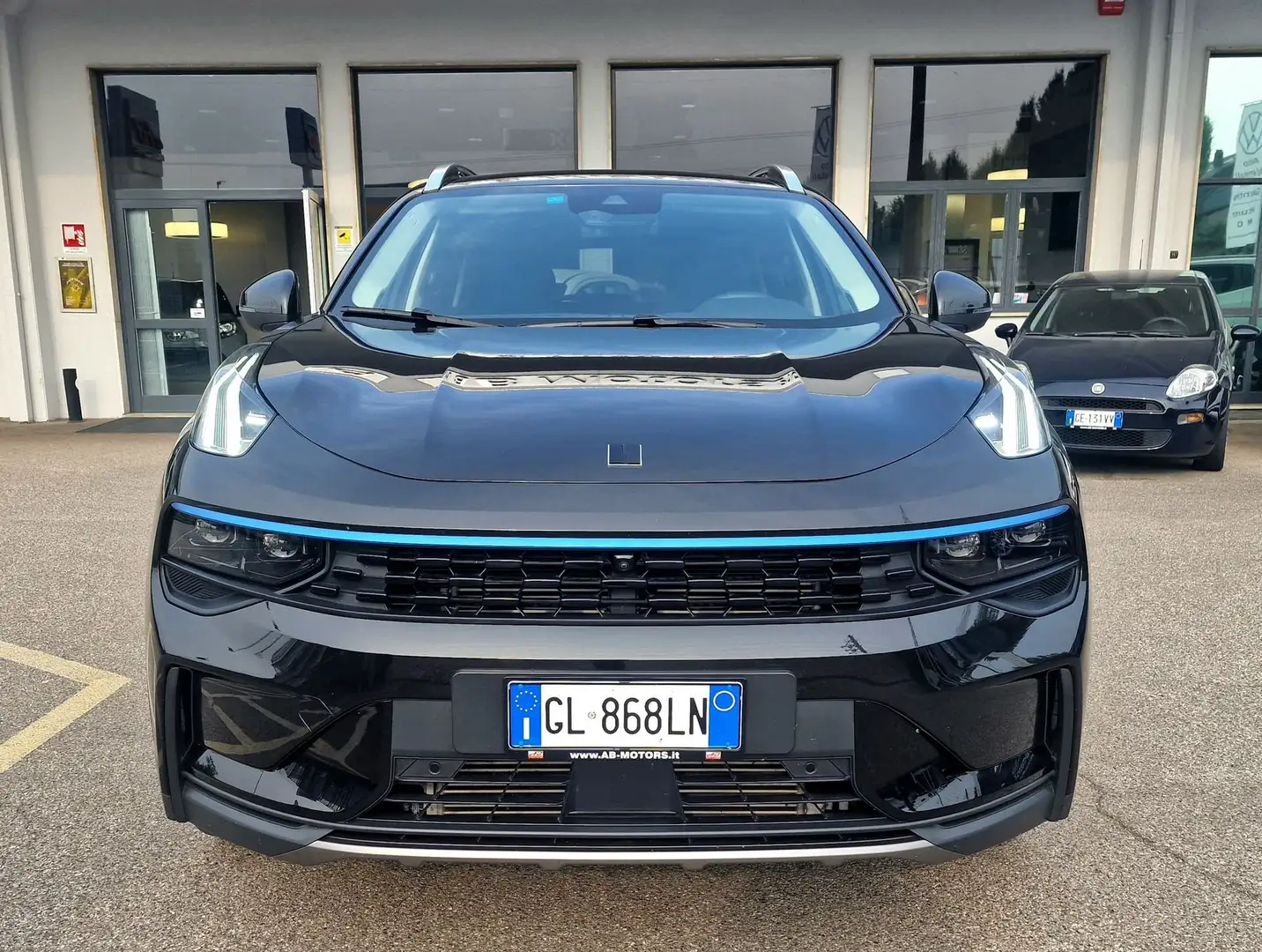 Lynk & Co 01 PHEV Schwarz - 2