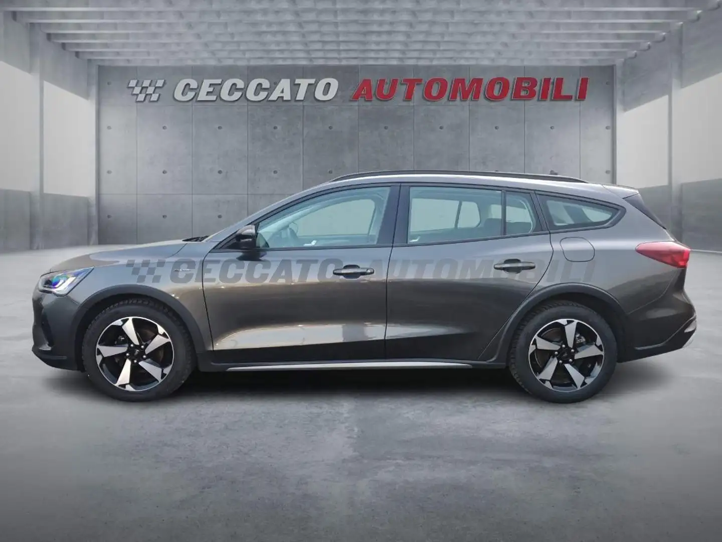 Ford Focus Focus Active SW 1.5 ecoblue 115cv auto Gris - 2