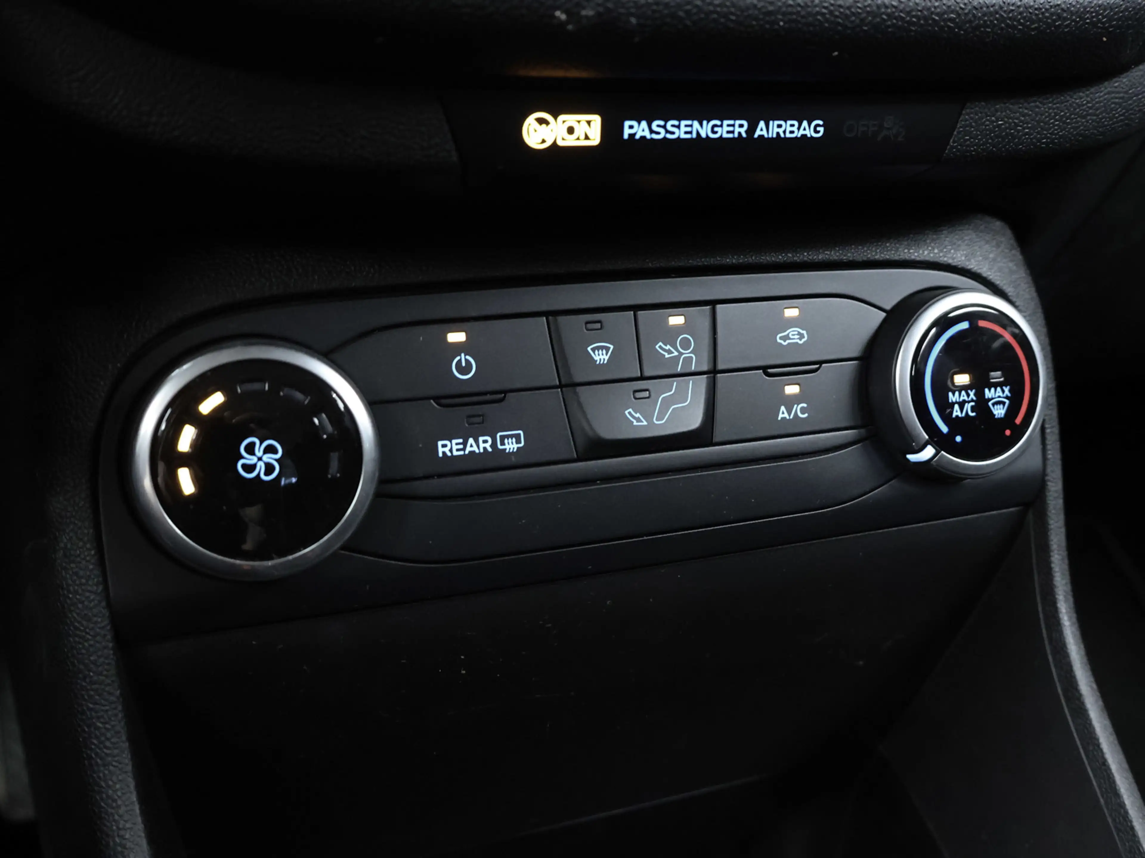 Ford Fiesta 1.1 Trend Sport (APPLE CARPLAY,NAVI,PDC,CLIMATE,CR — photo 17