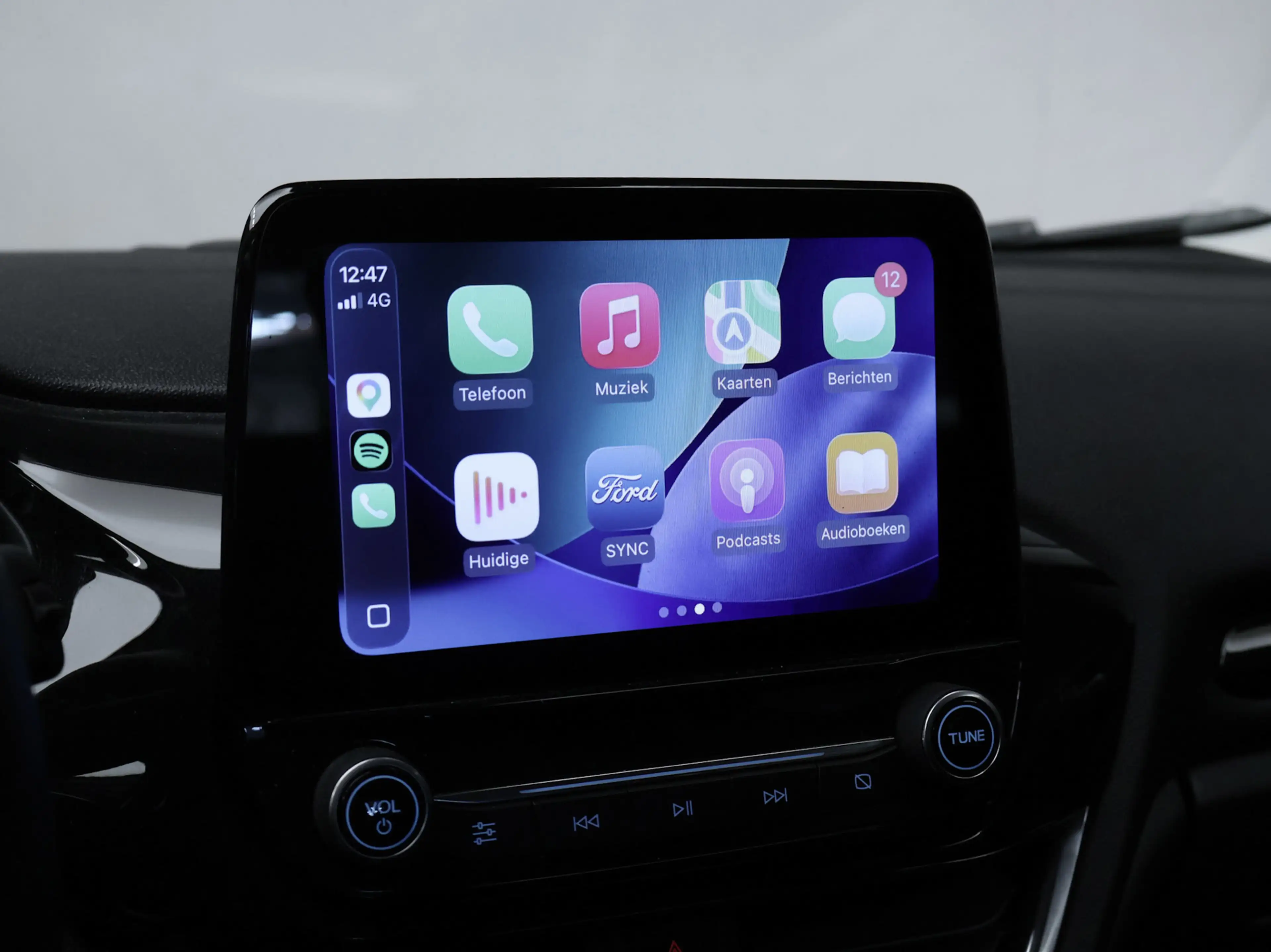 Ford Fiesta 1.1 Trend Sport (APPLE CARPLAY,NAVI,PDC,CLIMATE,CR — photo 2