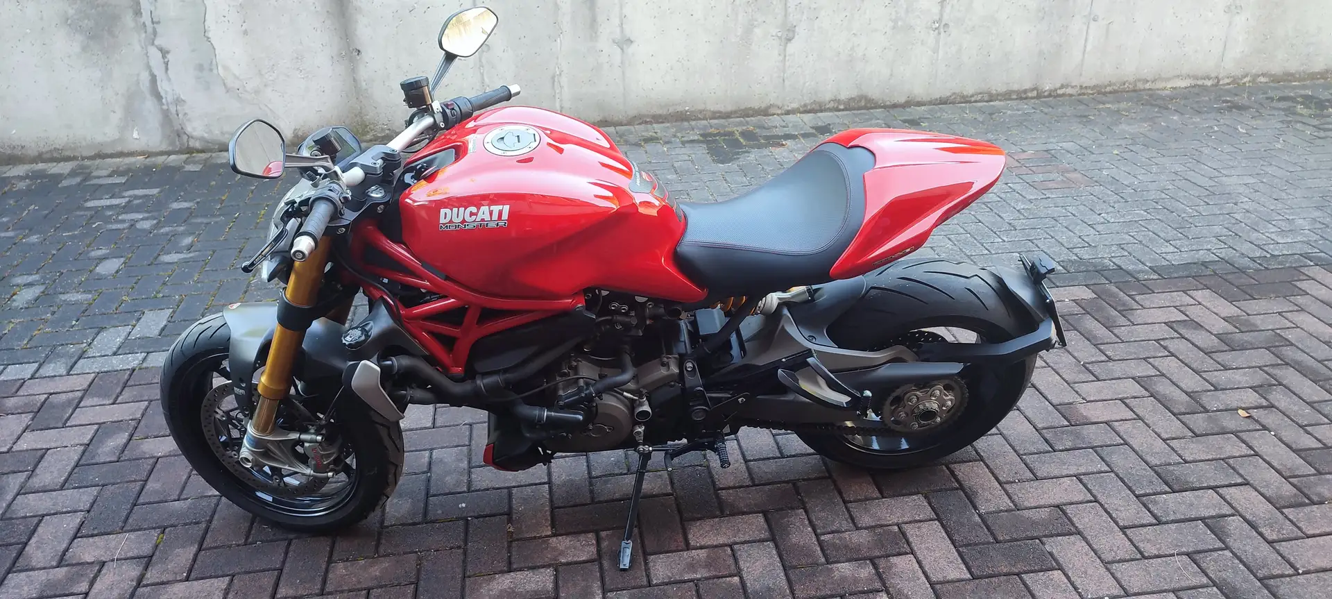 Ducati Monster 1200 S - 2