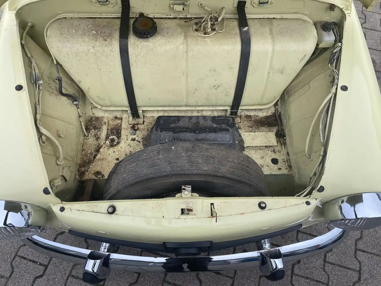 SEAT 600 L Turismo, foto 11