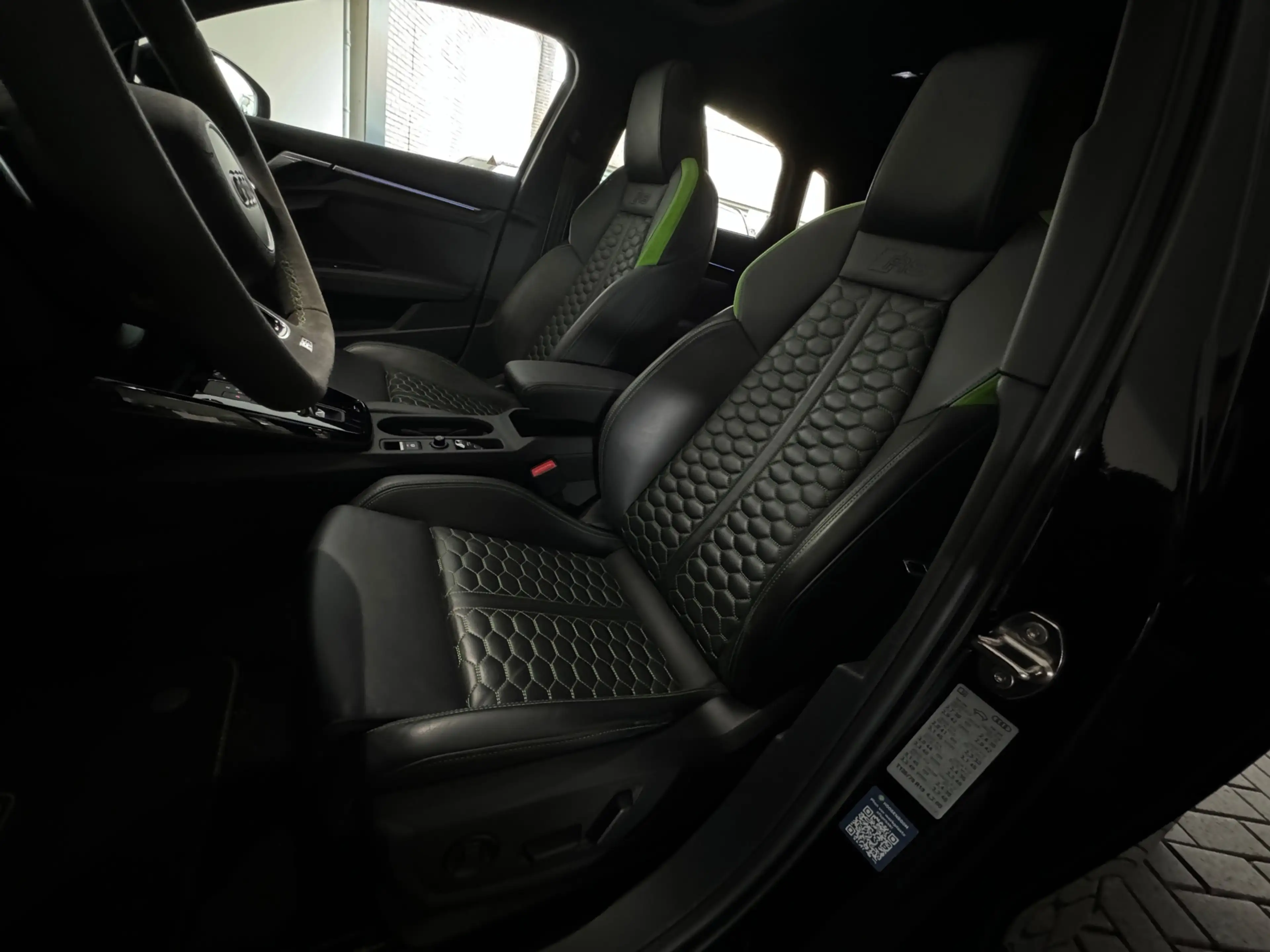 Audi RS3 Sportback 2.5 TFSI quattro Pano|Ceramic|Hulk|Keyle — photo 9