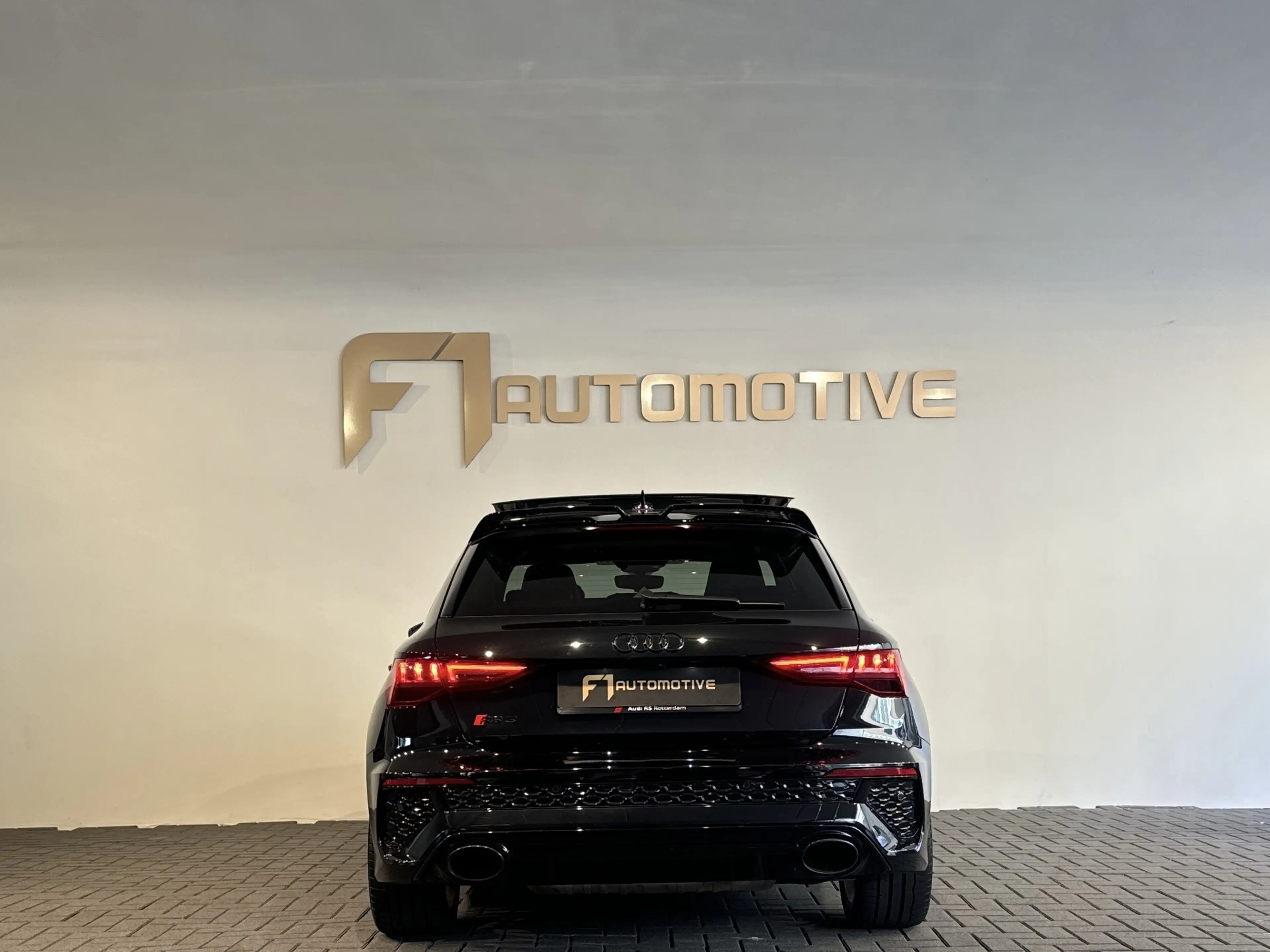 Audi RS3 Sportback 2.5 TFSI quattro Pano|Ceramic|Hulk|Keyle — photo 5